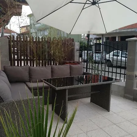 Πανσιόν Vip House Pontos *